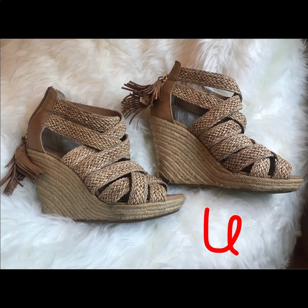 Tan/brown wedges!